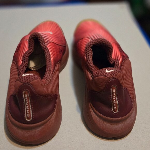 Like new Nike Tennis shoes - Picture 3 of 4